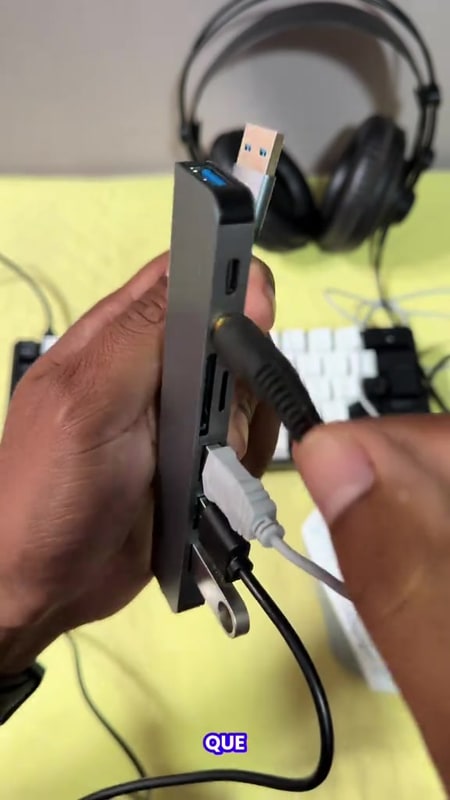 Hub Usb 4 Portas + Cabo Otg Tipo C + Suporte Tripé Para Celular
